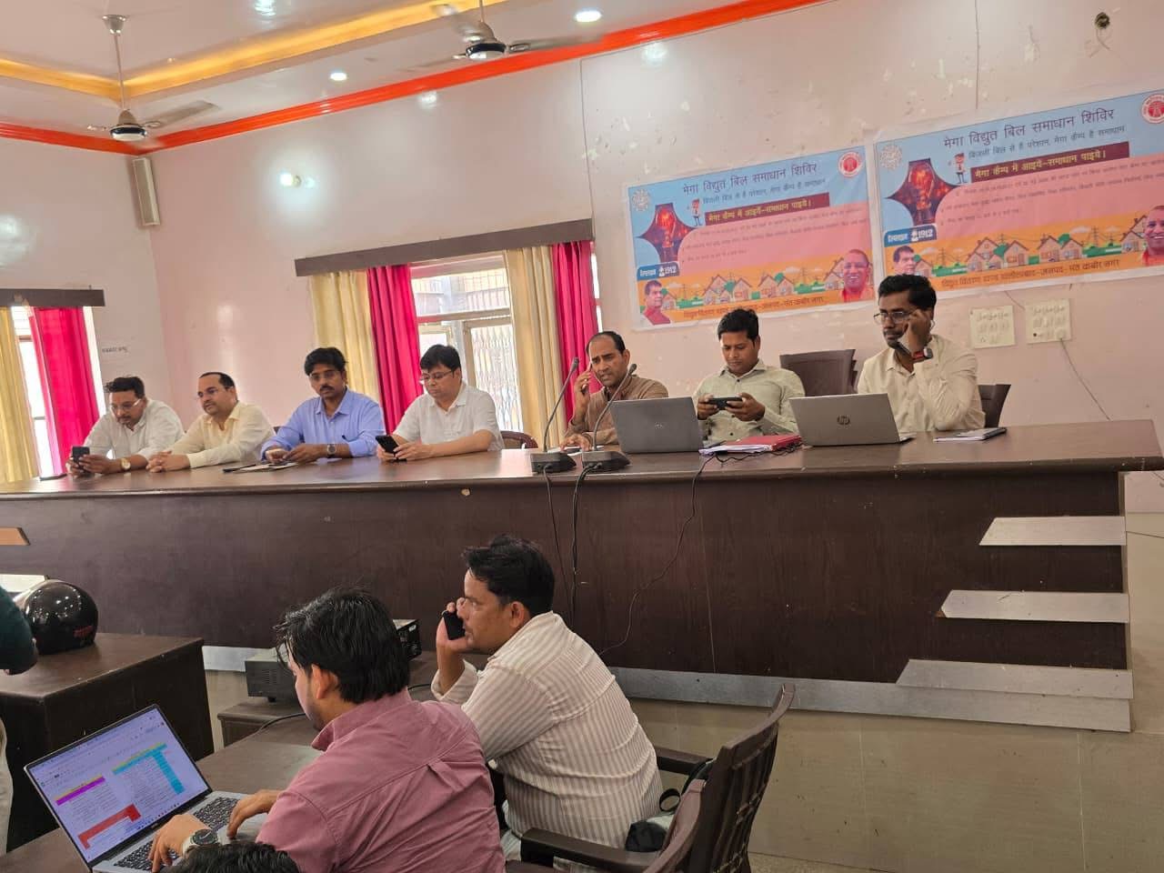 खलीलाबाद में लगा मेगा विद्युत कैम्प, 53 शिकायतों का मौके पर हुआ निस्तारण