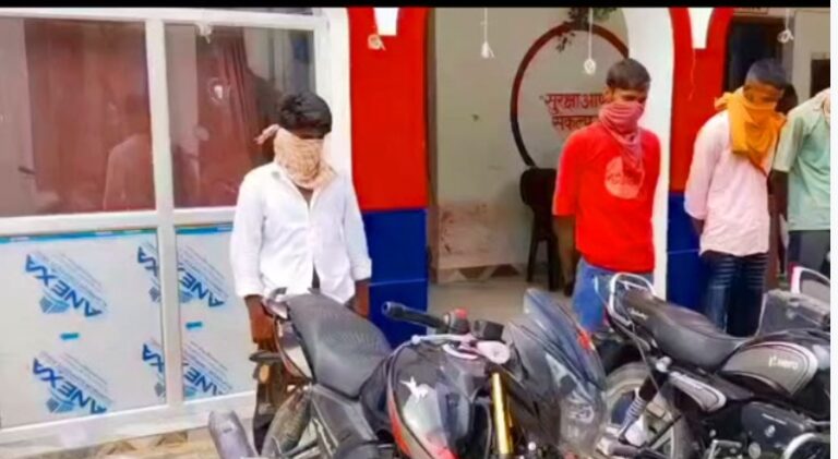 ऑपरेशन मजनू: मनचलों पर महुली पुलिस का शिकंजा, 6 बाइक सीज